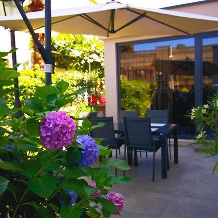 Stay In The Very Heart Of Porec - 50M To The Beach Kültér fotó