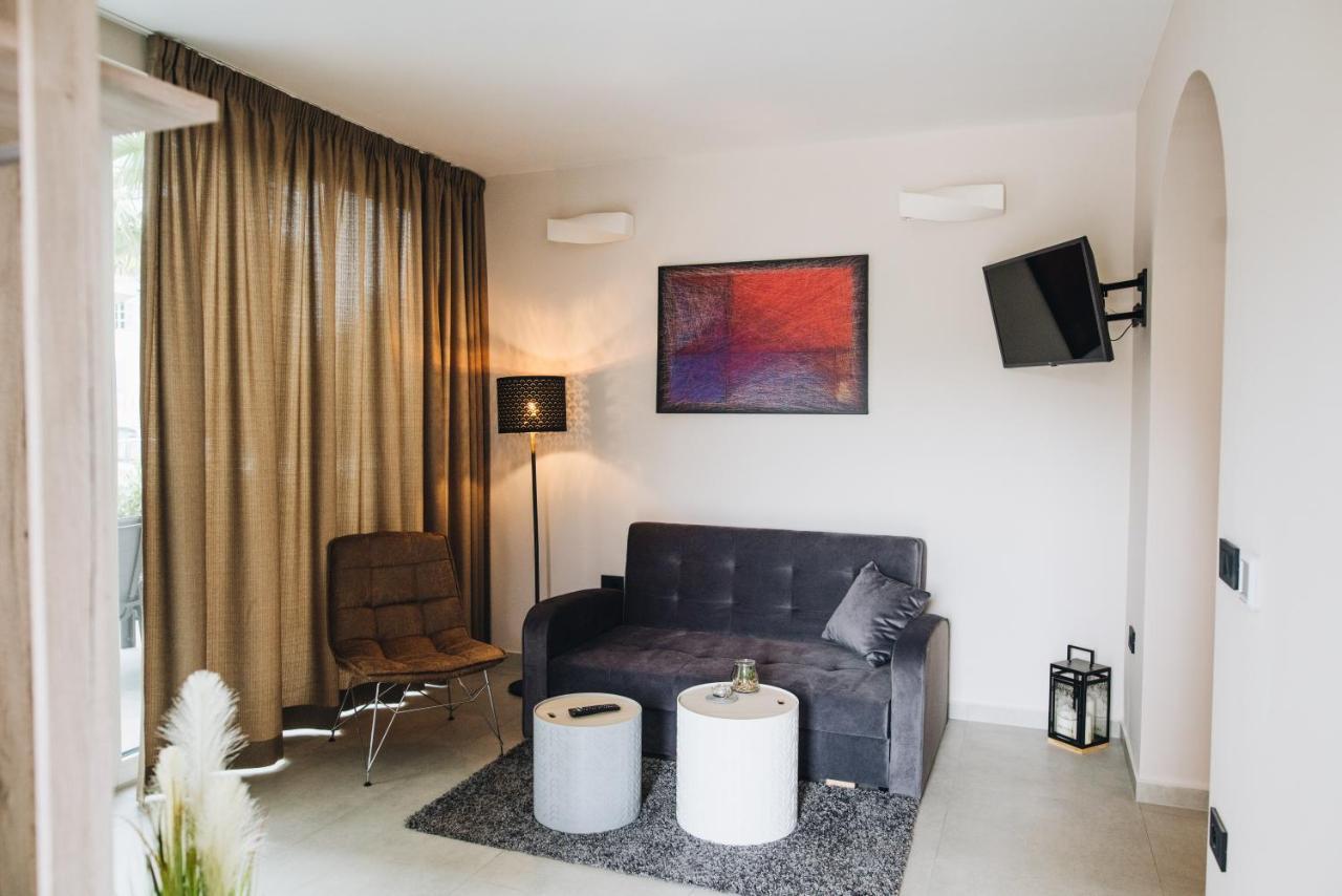 Stay In The Very Heart Of Porec - 50M To The Beach Kültér fotó