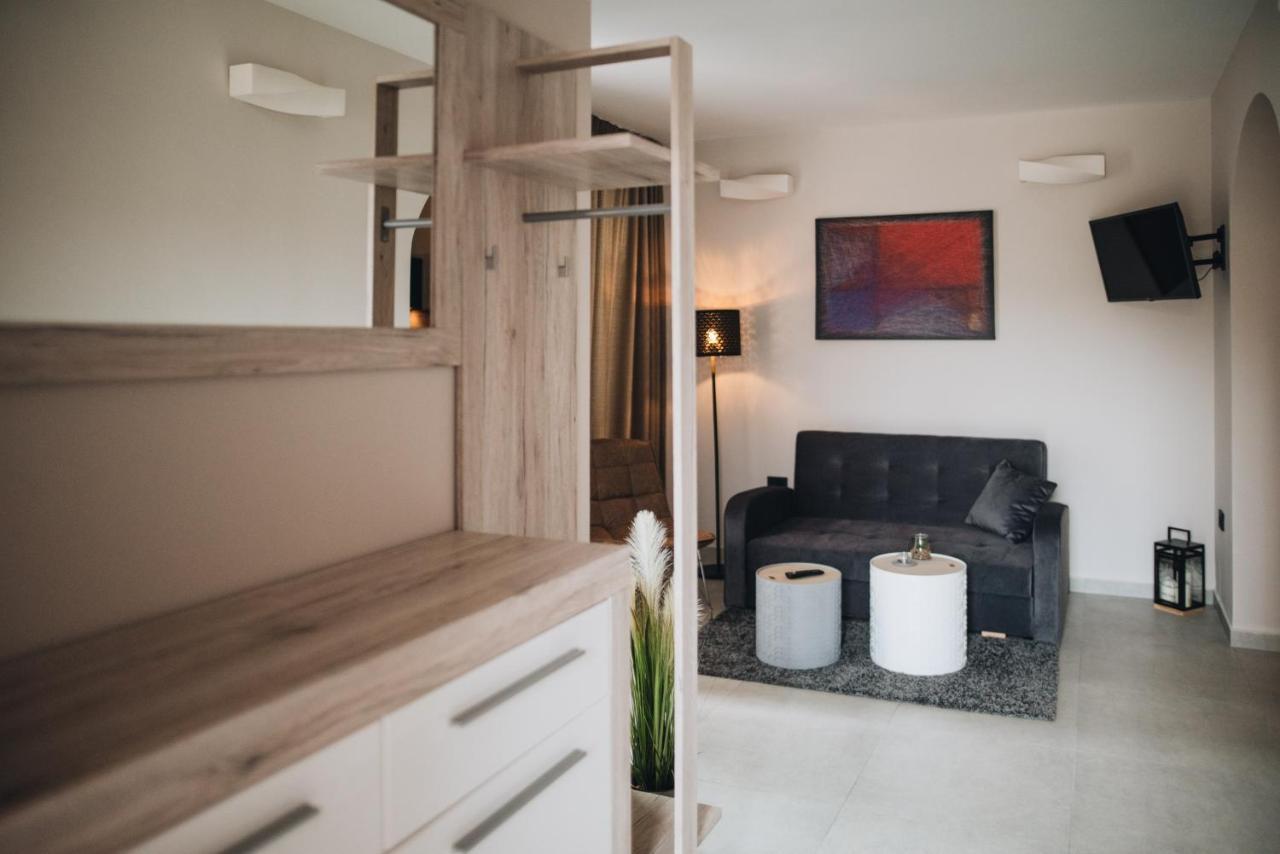 Stay In The Very Heart Of Porec - 50M To The Beach Kültér fotó