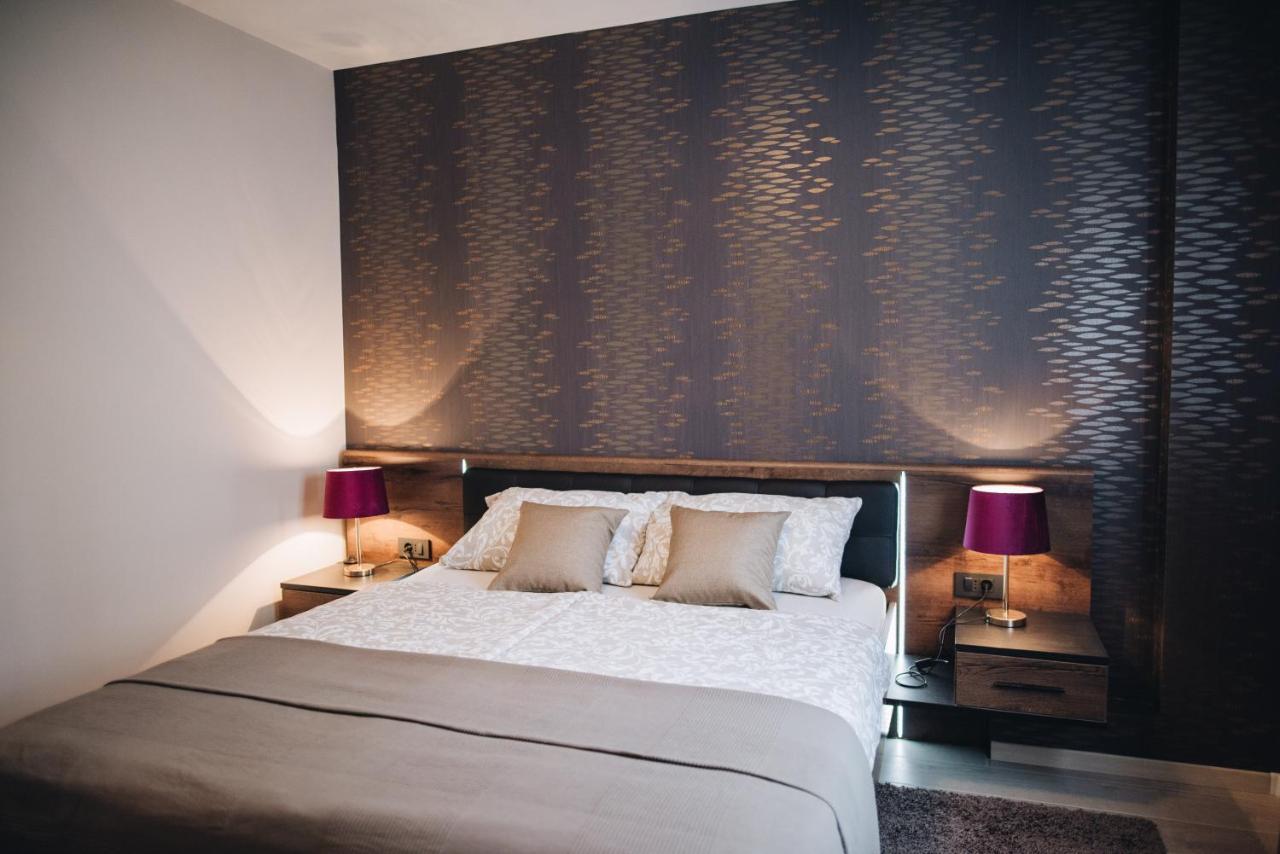 Stay In The Very Heart Of Porec - 50M To The Beach Kültér fotó