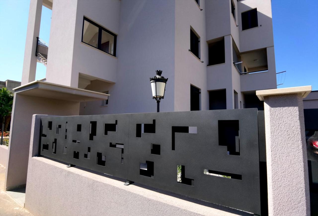 Stay In The Very Heart Of Porec - 50M To The Beach Kültér fotó